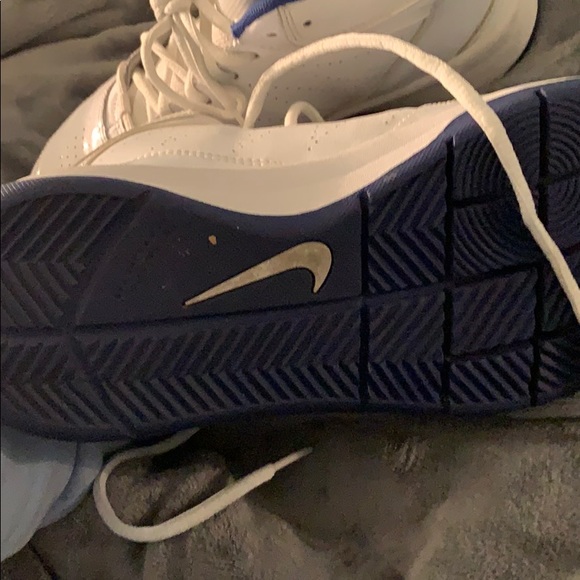 White and blue nike - Picture 5 of 5
